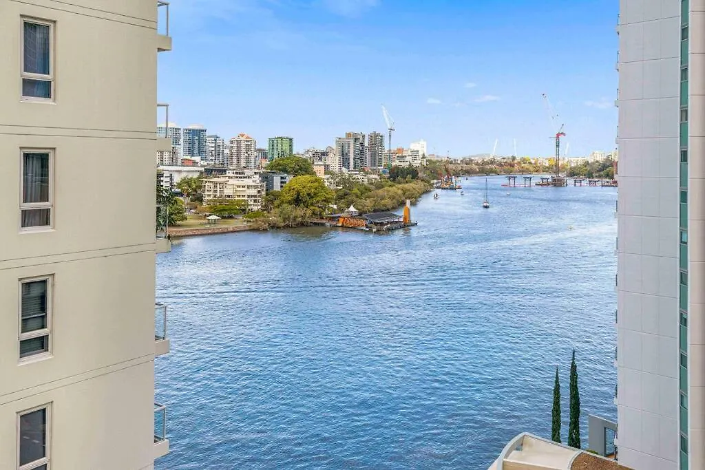 Brisbane City Luxe 3-Bd, Views, Pool, Car Park 0*,