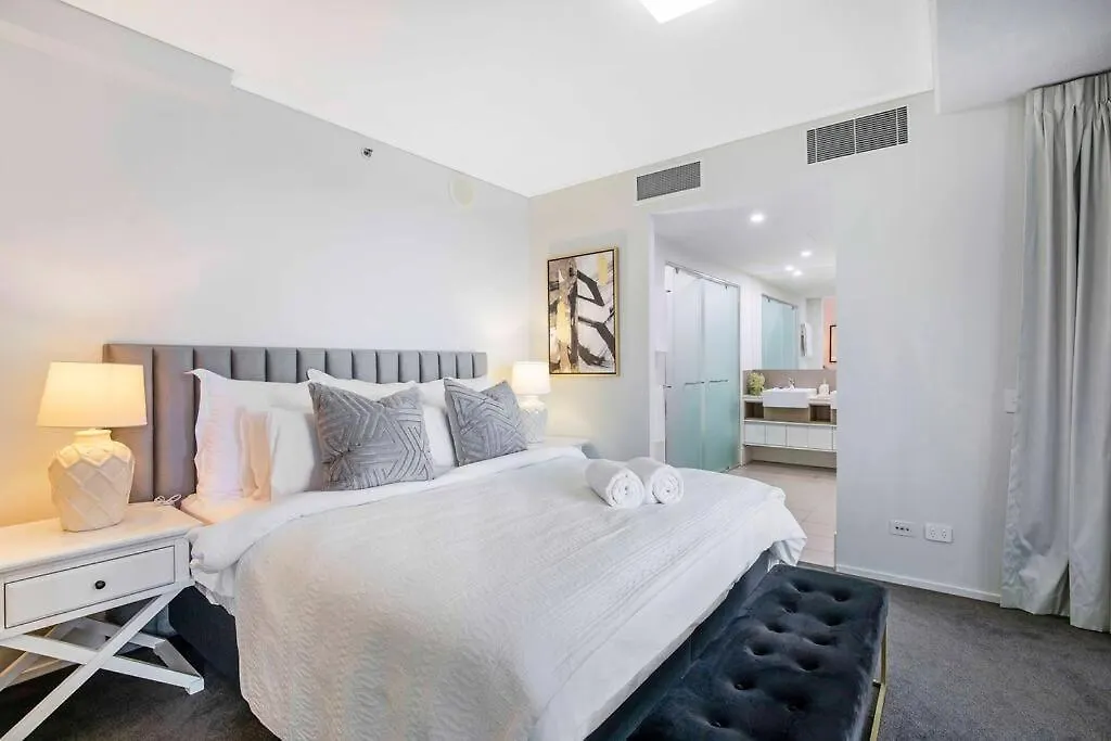 Brisbane City Luxe 3-Bd, Views, Pool, Car Park 0*,  Australia